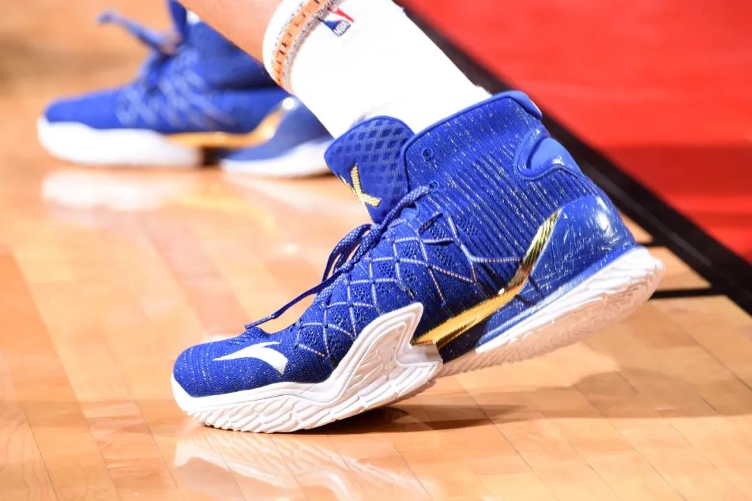 安踏NBA实战篮球鞋_安踏篮球鞋_安踏KT7锦鲤配色
