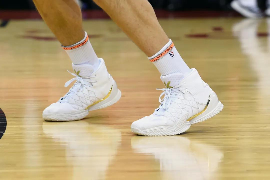 安踏篮球鞋_安踏KT7锦鲤配色_安踏NBA实战篮球鞋