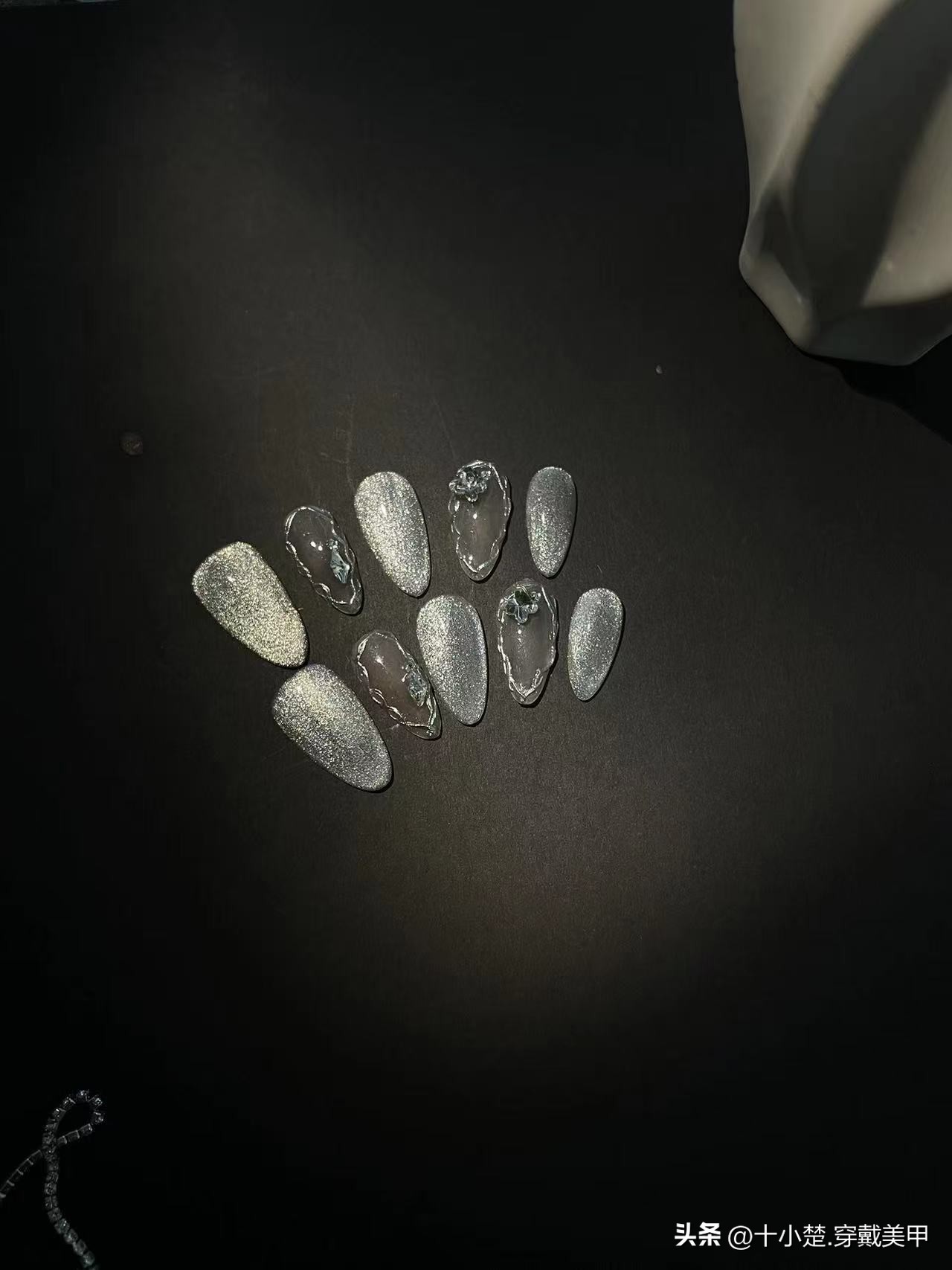 穿戴甲工具准备_怎样贴美甲饰品_穿戴甲正确佩戴方法