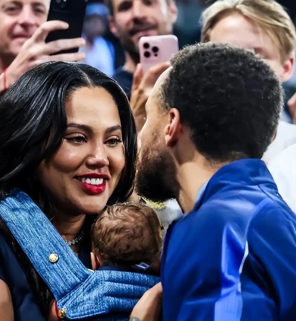 斯蒂芬·库里爱情故事_stephen·curry_阿耶莎库里婚姻生活