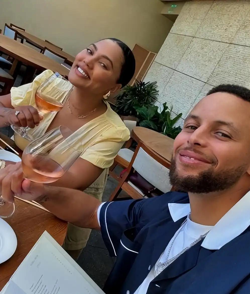 斯蒂芬·库里爱情故事_阿耶莎库里婚姻生活_stephen·curry