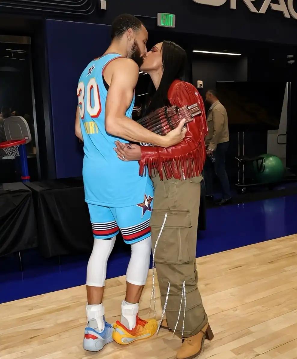 阿耶莎库里婚姻生活_stephen·curry_斯蒂芬·库里爱情故事