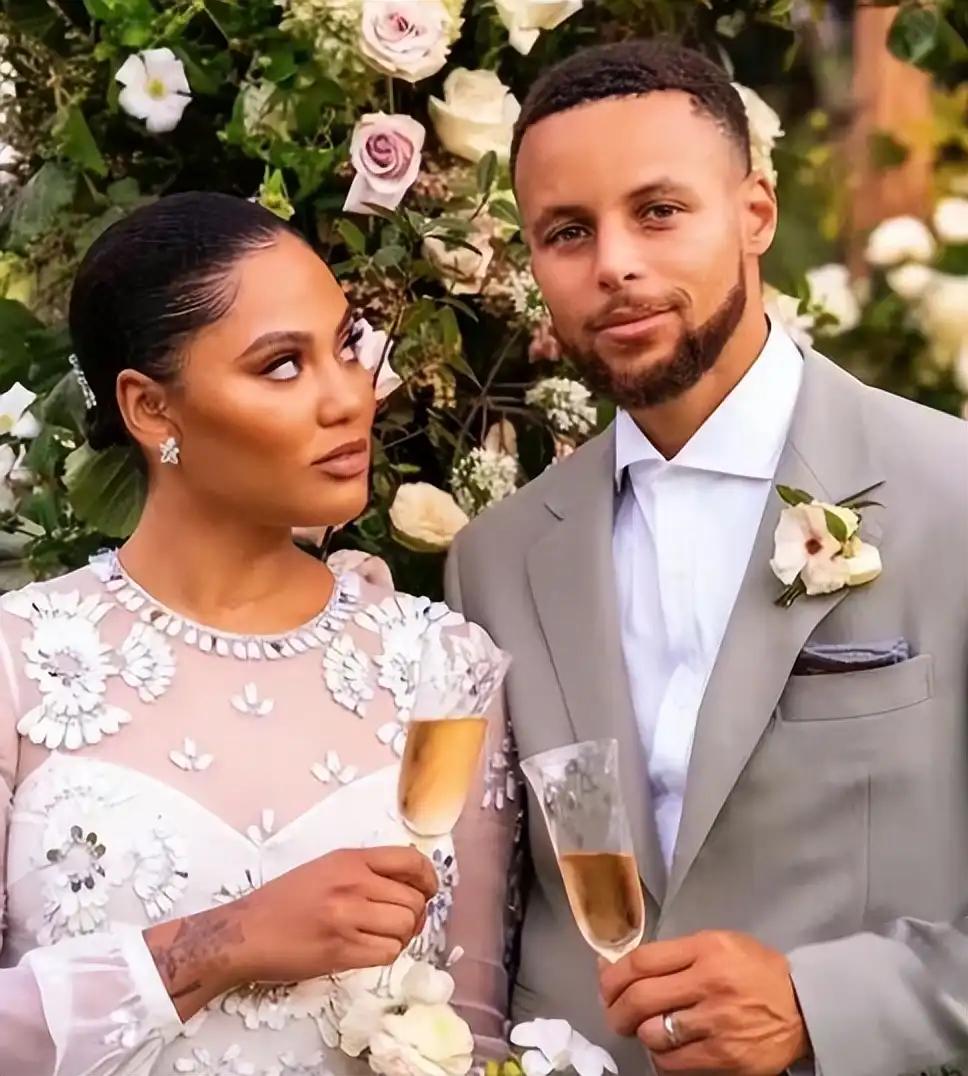 阿耶莎库里婚姻生活_斯蒂芬·库里爱情故事_stephen·curry