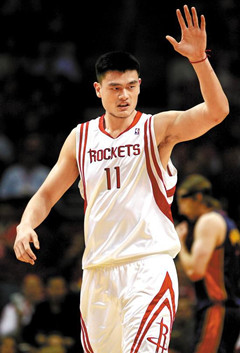 姚明NBA首秀表现_nba名人堂姚明排第几_姚明NBA名人堂资格分析