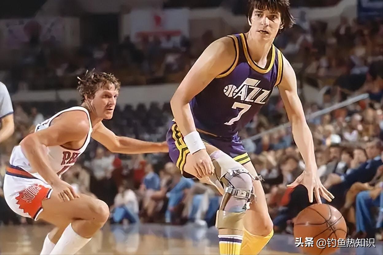 斯蒂芬·库里运球技巧分析_NBA历史上最杰出的运球大师_库里运球过人视频