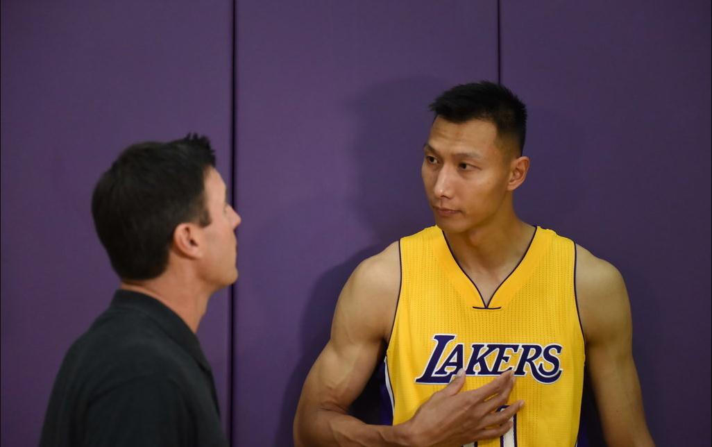 nba湖人易建联_易建联NBA湖人队分手原因_易建联湖人队防守问题