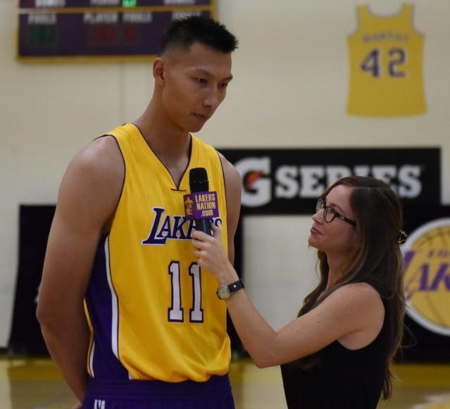 易建联NBA湖人队分手原因_nba湖人易建联_易建联湖人队防守问题