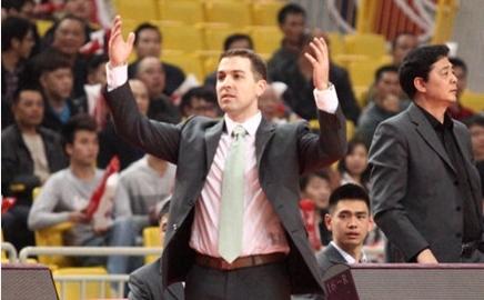 易建联NBA湖人队分手原因_nba湖人易建联_易建联湖人队防守问题