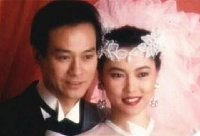 沈殿霞女儿郑欣宜金发合影_郑欣宜郑咏恩同框亲密_郑欣宜沈殿霞视频