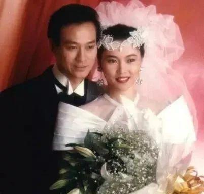 沈殿霞郑少秋爱情故事_郑欣宜沈殿霞视频_郑少秋沈殿霞女儿郑欣宜