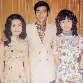 郑少秋沈殿霞女儿郑欣宜_郑欣宜沈殿霞视频_沈殿霞郑少秋爱情故事