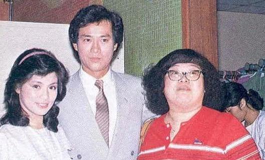 郑少秋沈殿霞女儿郑欣宜_郑欣宜沈殿霞视频_沈殿霞郑少秋爱情故事