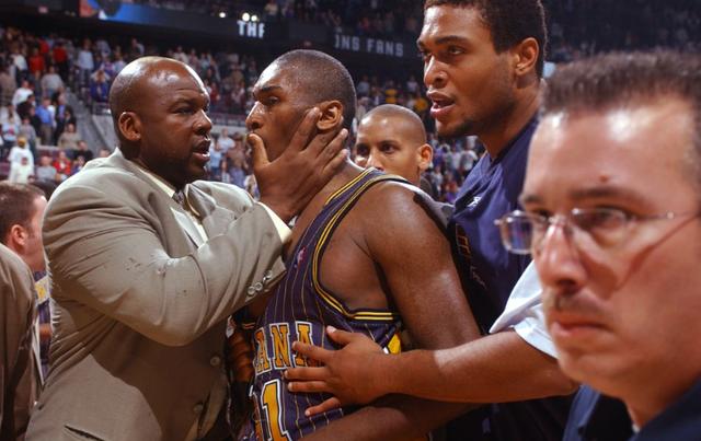 阿泰斯特NBA生涯回顾_阿泰肘击哈登那下疼么_奥本山事件阿泰回忆